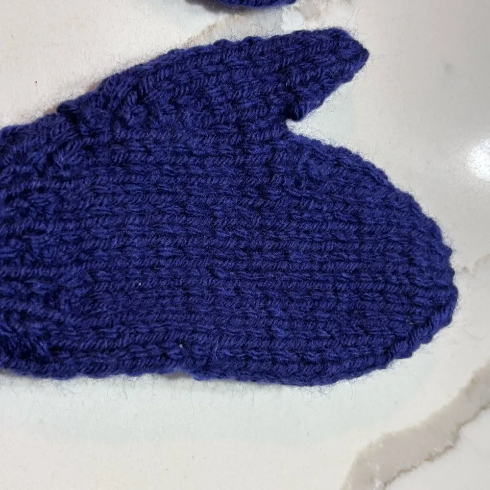 Handmade Knit Hat Mittens Set in Navy Blue Hand made Youth OSFA Stretch Beanie